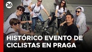 REPÚBLICA CHECA  Histórico evento de ciclistas en Praga [upl. by Dawna]