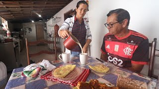 MASSA DE TAPIOCA COM OVO RECHEADA COM FRANGO E QUEIJO [upl. by Chang324]