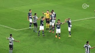 Chama o VAR Lance polêmico irrita jogadores do Botafogo no Nilton Santos [upl. by Arzed]