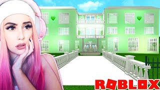 BUILDING A MANSION USING ONLY COLORS I HATE Roblox Bloxburg Mansion Challenge [upl. by Einatsed]