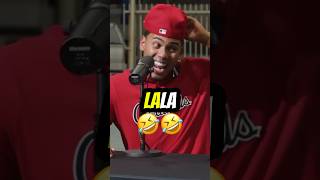 Myke Towers se asusta en plena entrevista 🤣 reggaeton trap rap myketowers puertorico [upl. by Jemima205]