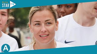 PHOTOS Laure Boulleau saffiche en robe moulante et transpirante elle assume en pleine canicule [upl. by Nnayhs]