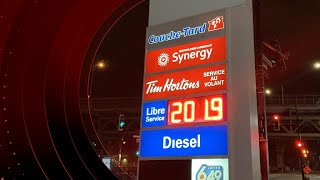 Le prix de lessence dépasse maintenant 2 le litre à Montréal [upl. by Merari]