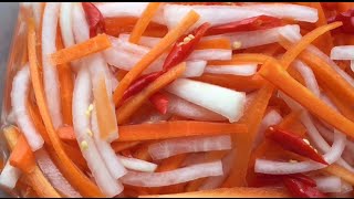 Easy and Delicious Vietnamese Pickled Daikon amp Carrots [upl. by Elberfeld]