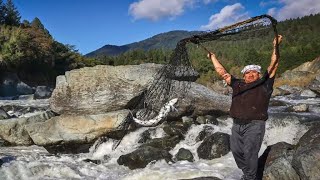 Work to remove 4 dams along Klamath River begins restoring salmon run [upl. by Toogood]