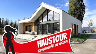 Bungalow Haustour Vision für die Zukunft und moderner Luxus  Elk Fertighaus  Hausbau Helden [upl. by Viens708]