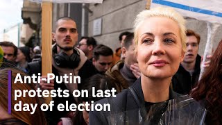 Russia elections AntiPutin protests on final day of voting [upl. by Lehcer]