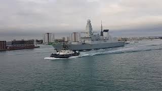 Hms Duncan departing HMNB Portsmouth 3122017 [upl. by Kentiga912]