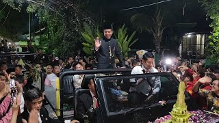 Sampai Rumah Jokowi Disambut Lagu Koes Plus Kembali oleh Tetangga dan Relawan [upl. by Catriona758]