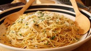 Garlic Spaghetti Spaghetti Aglio e Olio  Food Wishes [upl. by Neliac780]