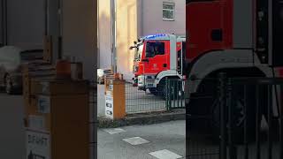 Einsatz des RLF 3 der BF Linz [upl. by Eynaffit]