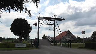 Brugopening Bovenstverlaat Appelskea Ophaalbrug Drawbridge Pont Levis Klappbrücke [upl. by Sigsmond143]