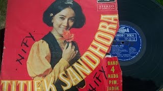 Titiek Sandhora amp Muchsin Alatas Teratai Merah  Lagu Lawas Nostalgia  Tembang Kenangan Indonesia [upl. by Musa]