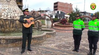 Policia cantante musica andina por el dia de la Madre [upl. by Nyltiak]