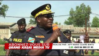 Général John CIABUINE Commissaire Div Adjoint PNC Kasai Oriental instruit ses hommes dans parade [upl. by Annerol]