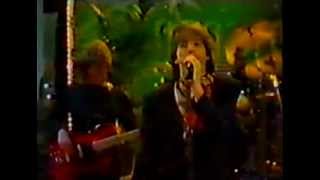 Gyllene Tider  Vandrar i ett sommarregn live 1982  wwwdailyroxettecom [upl. by Japeth]