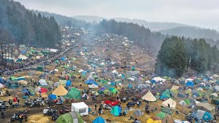 Elefantentreffen 2024 Das verrückteste Motorradtreffen versinkt in Regen Matsch und Dosenbier [upl. by Annoyi]