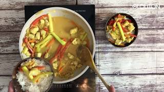 Curry de poulet thaï au lait de coco et gingembre  Recette Gloutonca [upl. by Schuster]