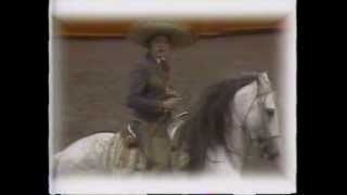 PEPE AGUILAR 1984 CANTANDO A CABALLO EN TAYAHUA ZACATECAS [upl. by Yelad575]