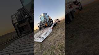 Loading up the JCB teleskid on the Southland gooseneck to go get some more logs for milling 👍 [upl. by Adneral]