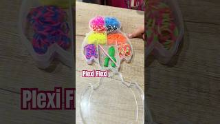 Plexi Flexi Bracelets andriana Η Ανδριάνα φτιάχνει βραχιολάκια πλεκσι φλεκσι andriana alenashort [upl. by Ayotel]