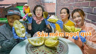 MUA ĐỘC NHẤT ĐƯỢC HAI TRÁI SẦU RIÊNG CẢ NHÀ XÚM LẠI CHIA NHAU ĂN 1254 [upl. by Mauchi]