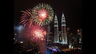 KLCC Park Kuala Lumpur 2020 New Year Fireworks from Mandarin Oriental [upl. by Dedric]