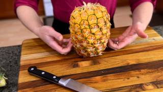 How to choose amp cut a pineapple [upl. by Trebreh]