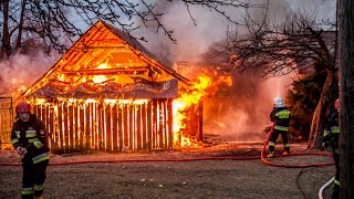 Pożar budynku mieszkalnego i zabudowań gospodarczych w Słopnicach [upl. by Nelad]