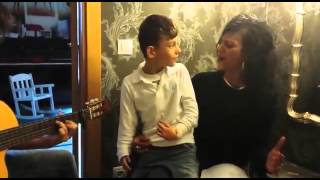 Que bonito de Rosario Flores cantado por niño enfermo [upl. by Ailuig]