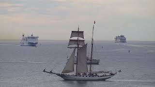 Das Segelschiff JR Tolkien vor Warnemünde [upl. by Francis]