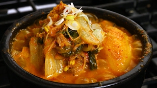 Pork bones soup Gamjatang 감자탕 [upl. by Streeto]