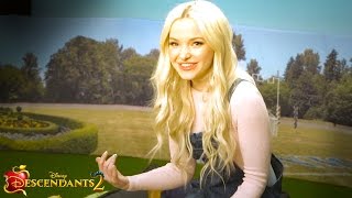 Baiser damour sincère  Descendants 2  Disney Channel BE [upl. by Wilden]