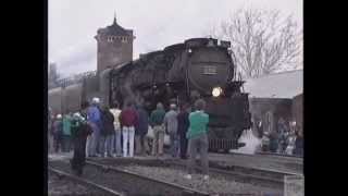 Clinchfield 676 UP 3985 1992 CSX Santa Express [upl. by Lanaj]