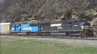 Horseshoe Curve April 2003 Eastbound Autoracks [upl. by Eceirahs]