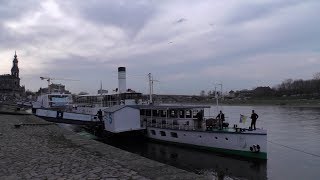 Mit dem Dampfer der Weißen Flotte unterwegs von Pillnitz nach Dresden [upl. by Wernher]