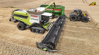 Weizenernte 2022 Getreideernte Mähdrescher CLAAS Lexion Traktor Fendt Lohnunternehmen Landwirtschaft [upl. by Uamak]