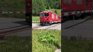 Bahnübergang Dampfbahn Furka Bergstrecke [upl. by Eoz312]