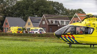 Kind ernstig gewond na val uit raam Jubbega [upl. by Adnolohs]