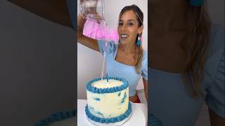 Un gâteau bien imbibé …😜💙 trendingonshorts blue billieeilish cake trend [upl. by Raamaj]