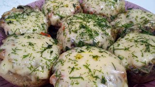 Фаршированные шампиньоны с сыром Вкусный рецепт грибов на сковороде  Вкусно и Просто [upl. by Lucilla]