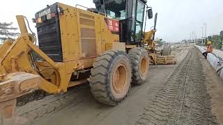 Cat grader work on sandroad construction work roller grader motorgrader cat payloader [upl. by Obeded92]