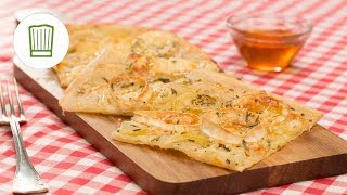 Flammkuchen mit Ziegenkäse Honig und Rosmarin  Chefkochde [upl. by Moselle994]