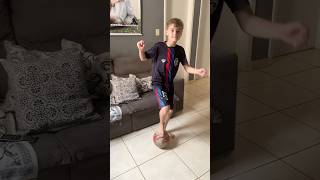 ⚽️ SUA MÃE DEIXA VC JOGAR BOLA EM CASA  😂⚽️ shorts futebolmeme futebolzueira junex martins [upl. by Alyled531]