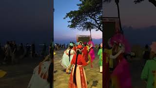 海南島三亞海月廣場上的古裝廣場舞。Square dance in ancient costumes at Haiyue Square in Sanya Hainan Island [upl. by Einwahr]