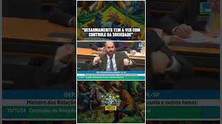 Eduardo Bolsonaro fala sobre a política de desarmamento da Venezuela e suas consequências [upl. by Yecart277]