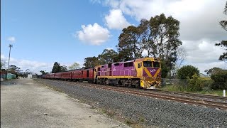 Warragul shuttles passing Longwarry Level Crossing [upl. by Yerkovich]