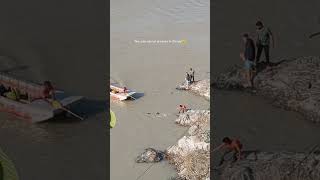 Two guys almost drowned in Ganga in Rishikesh 😮 rishikesh drowning river ganga rafting foryou [upl. by Milissa]