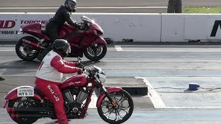 Hayabusa vs Harley Davidson motorbikes drag racing [upl. by Klemperer]