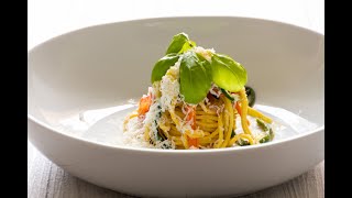 Spaghetti alla chitarra fatti in casa cipolla al cartoccio e verdure  Chef Antonella RicciSaporie [upl. by Philine]